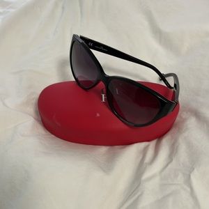 CH Carolina Herrera cat eye sunglasses